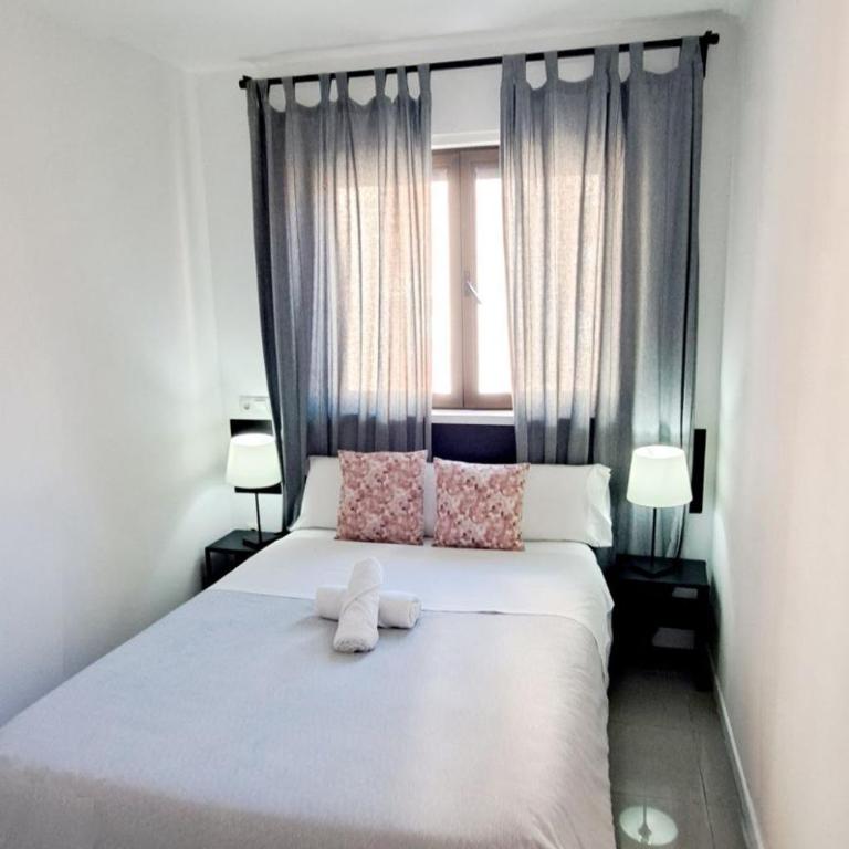 AYZ Sierra de Meira - Auto check-in property - Double Room with Private Bathroom - 3