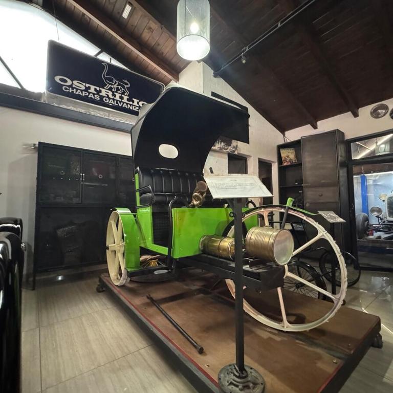 El Vagón del Tiempo-Museo Retro, Autos Clásicos - Casa de 2 dormitorios - 54