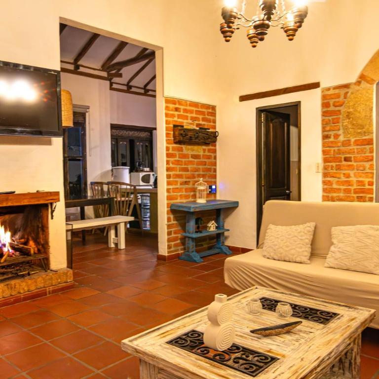Casa familiar con jacuzzi y vista increíble - Three-Bedroom Apartment - 4