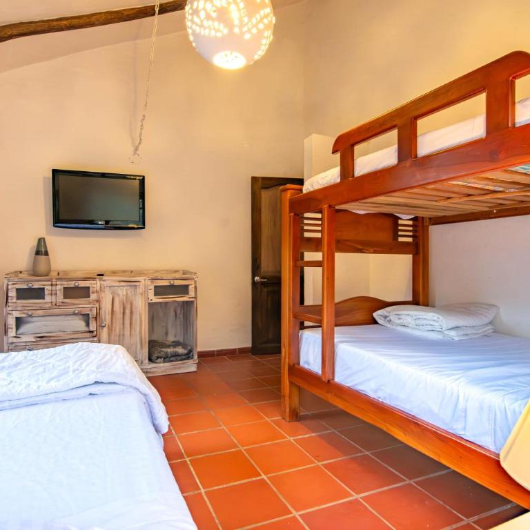 Casa familiar con jacuzzi y vista increíble - Three-Bedroom Apartment - 10