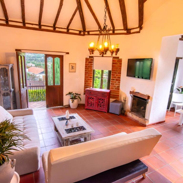 Casa familiar con jacuzzi y vista increíble - Three-Bedroom Apartment - 27