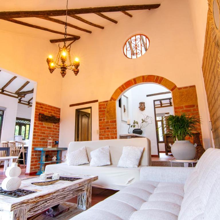 Casa familiar con jacuzzi y vista increíble - Three-Bedroom Apartment - 6