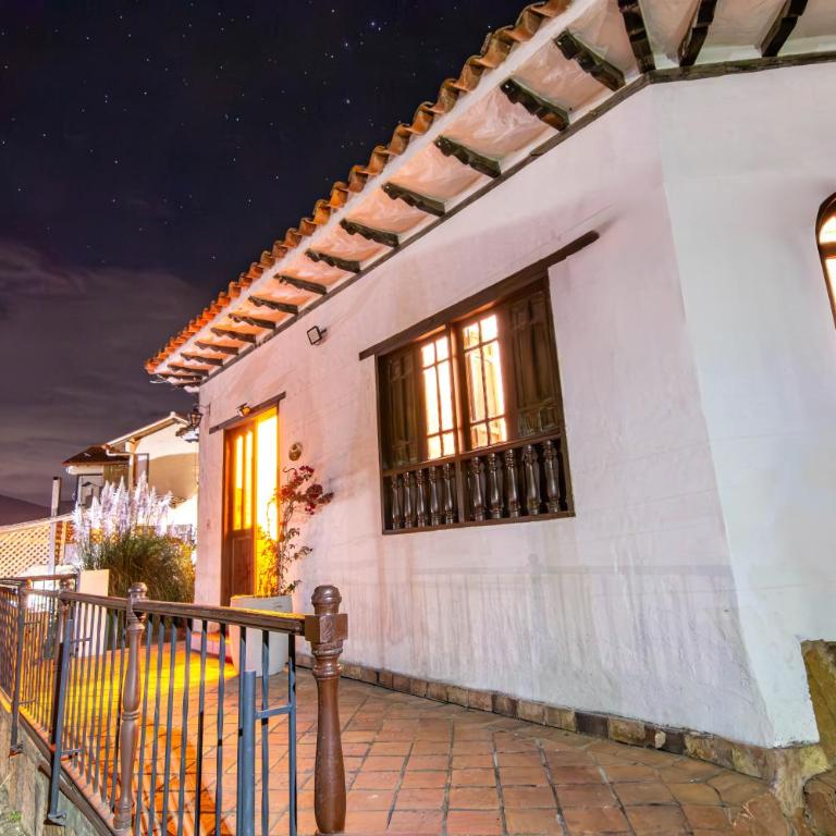 Casa familiar con jacuzzi y vista increíble - Three-Bedroom Apartment - 28