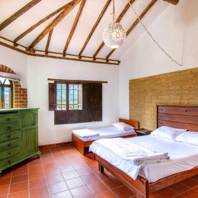 Casa familiar con jacuzzi y vista increíble - Three-Bedroom Apartment - 32