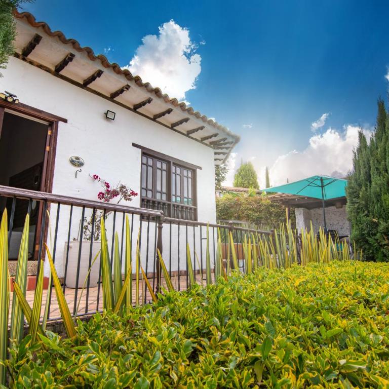 Casa familiar con jacuzzi y vista increíble - Three-Bedroom Apartment - 5