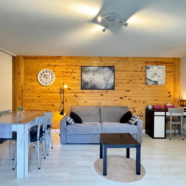 T2 ensoleillé. Terrasse, jardin commun, vue, parking. - Appartamento con 1 Camera da Letto - 1