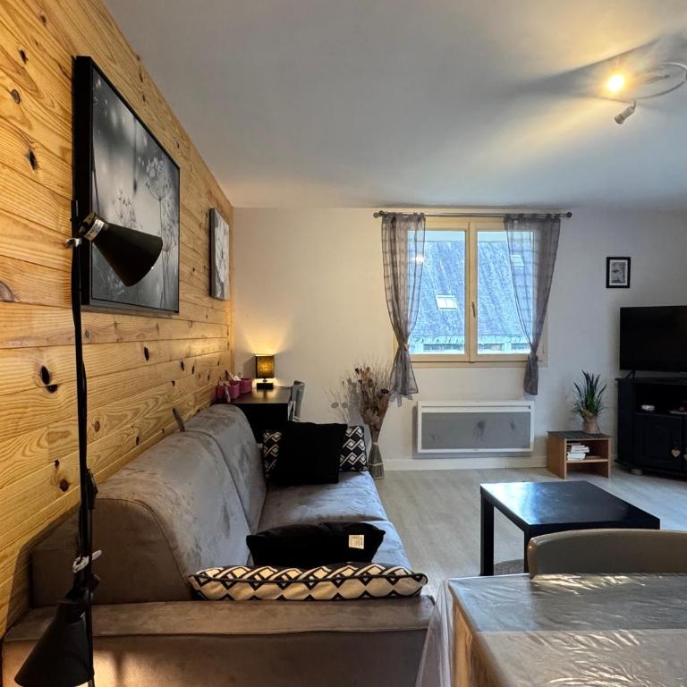 T2 ensoleillé. Terrasse, jardin commun, vue, parking. - Appartamento con 1 Camera da Letto - 7