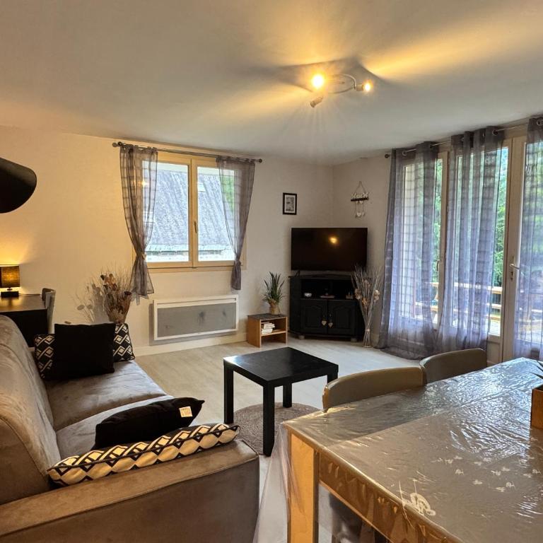 T2 ensoleillé. Terrasse, jardin commun, vue, parking. - Appartamento con 1 Camera da Letto - 18
