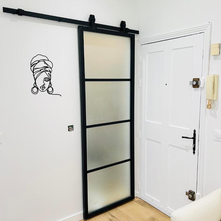 Studio Port-Garibaldi proche mer calme et AC - Appartement 1 Chambre - 11