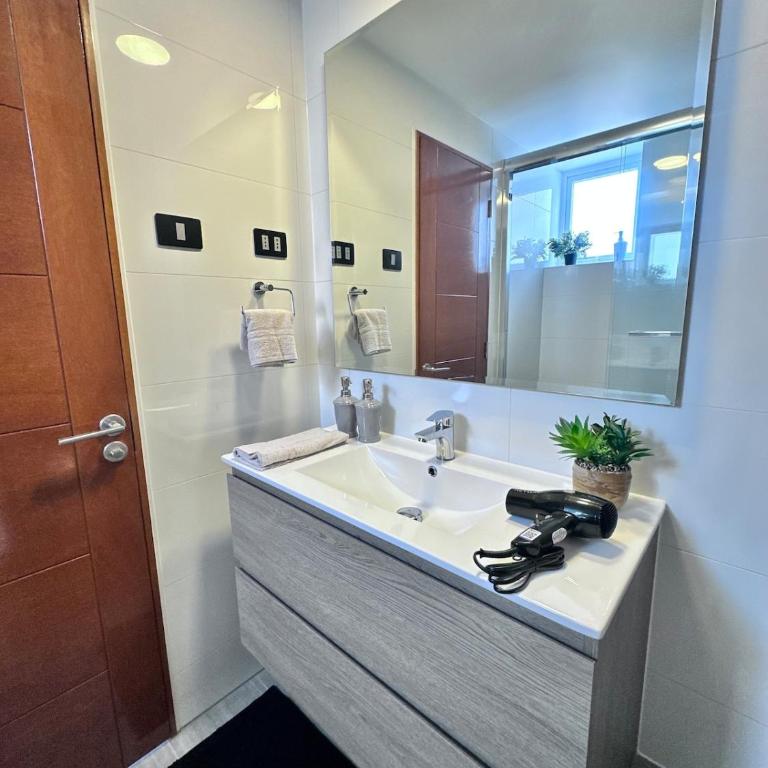 Oceanfront for 4 Nuevo Distrito Cavancha Frente al Mar - One-Bedroom Apartment with Sea View - 5