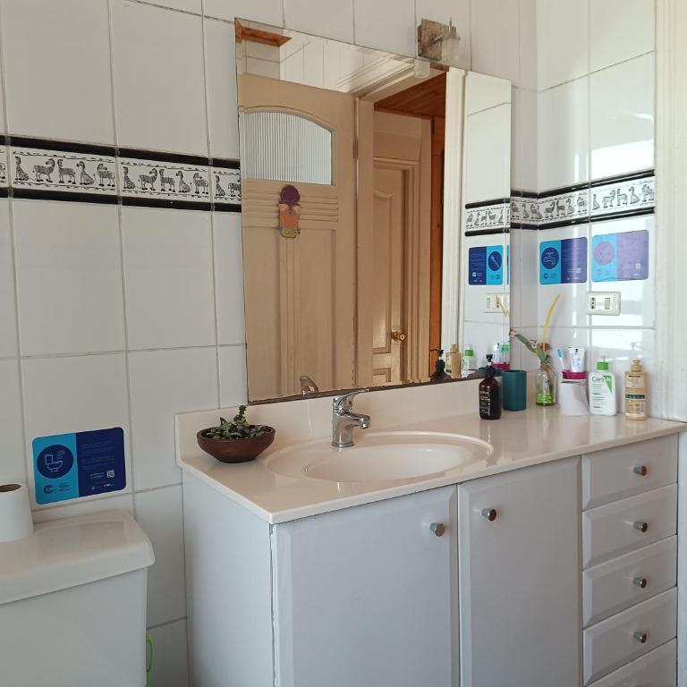 Hostal lala porteña vista al mar, baño privado y desayuno - Habitación Triple Deluxe con vistas al mar - 27
