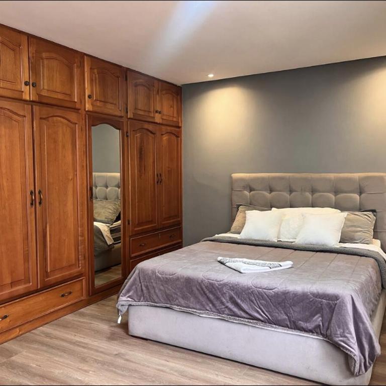 Casa Equipada cerca Hotel Oro Verde Cuenca - Habitación Doble - 4