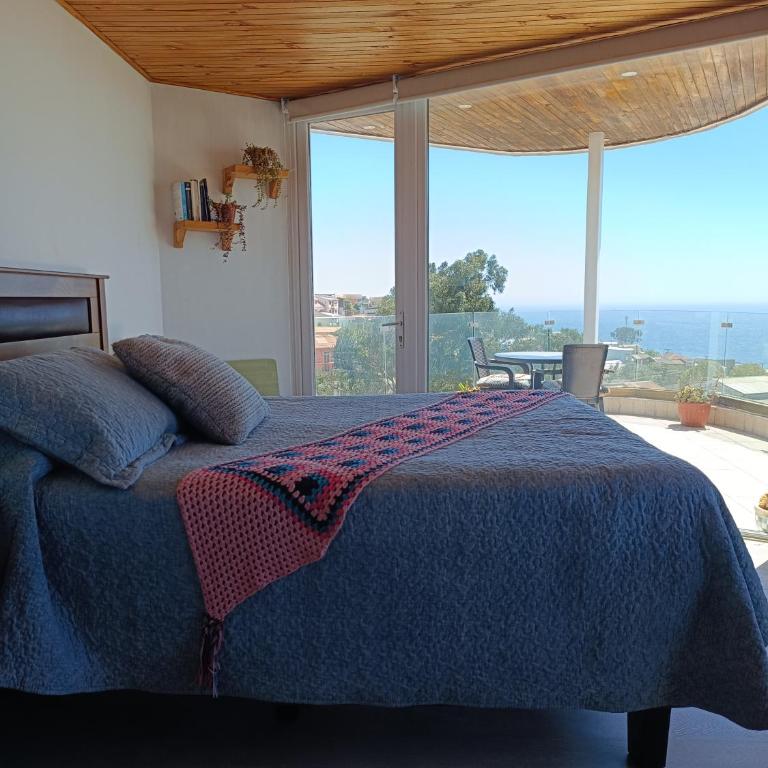 Hostal lala porteña vista al mar, baño privado y desayuno - Habitación Doble Deluxe con balcón y vistas al mar - 2