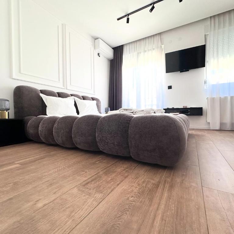 Zuma Lux Apartments - One-Bedroom Apartment - 3