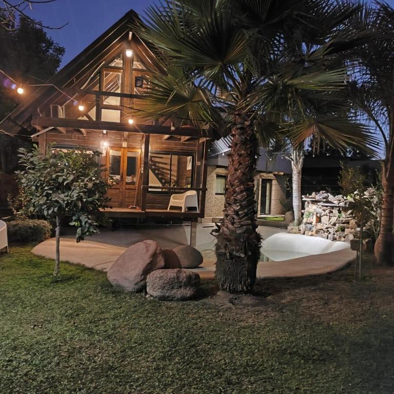 Cabaña rústica con pileta tipo playa en Salta Capital - Casa de 2 dormitorios - 1