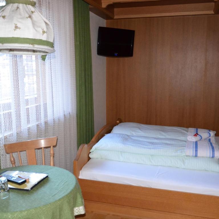 Gästehaus Troppmair - Doppelzimmer mit Balkon - 10