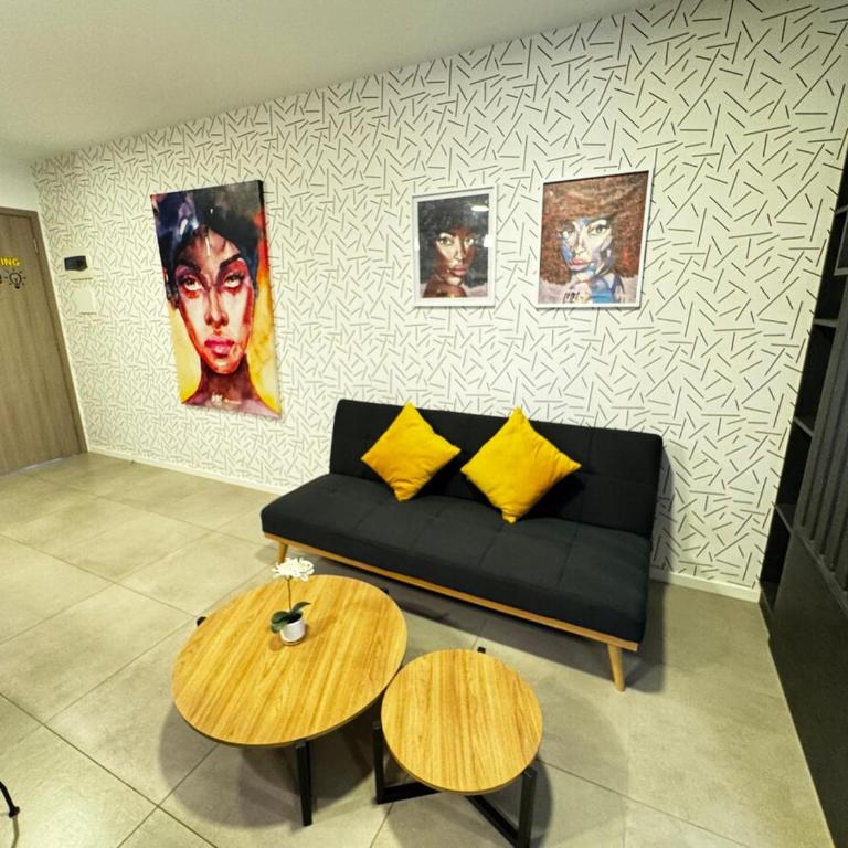 Luxury Apartment with Cowork Space, WiFi, and a Pool in a Business Area - Deluxe King Studio - 17