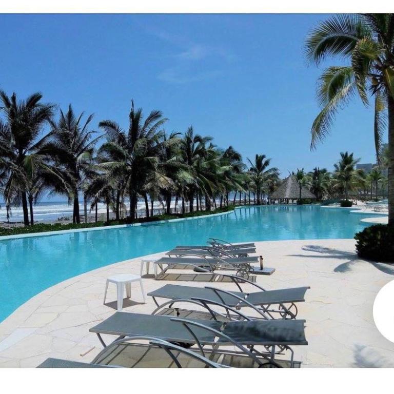 LUJOSO DEPA CON PLAYA PRIVADA en la Isla Residences Acapulco - Apartamento de 2 dormitorios con balcón y terraza - 41