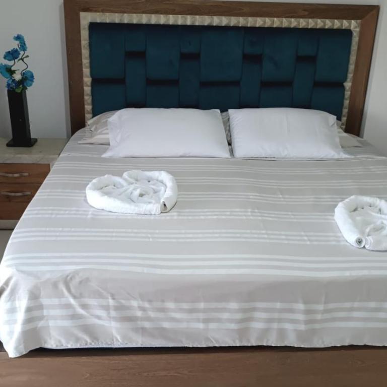 Habitación en casa campestre con piscina - Double or Twin Room with Private Bathroom - 5