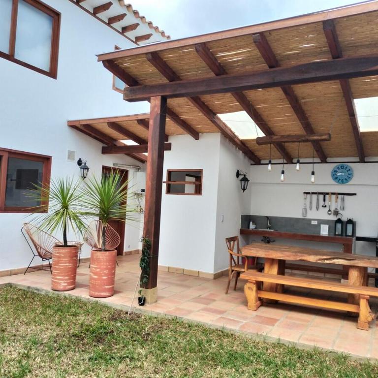 Exclusiva Casa BBQ Parking & Confort - Two-Bedroom Villa - 6