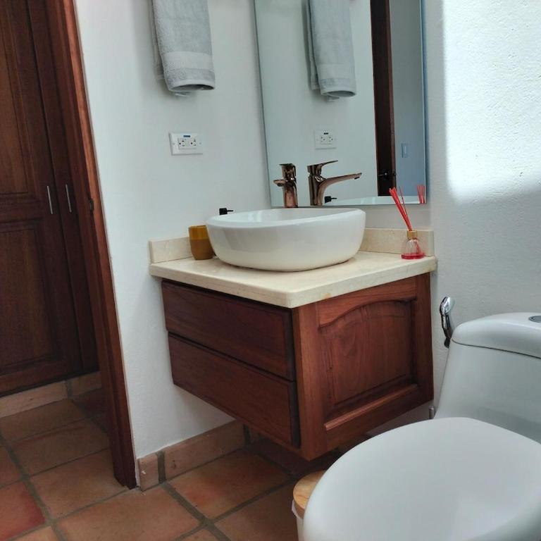 Exclusiva Casa BBQ Parking & Confort - Two-Bedroom Villa - 16
