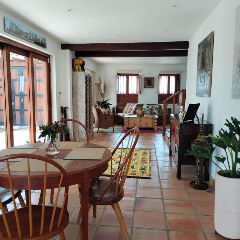 Exclusiva Casa BBQ Parking & Confort - Two-Bedroom Villa - 25