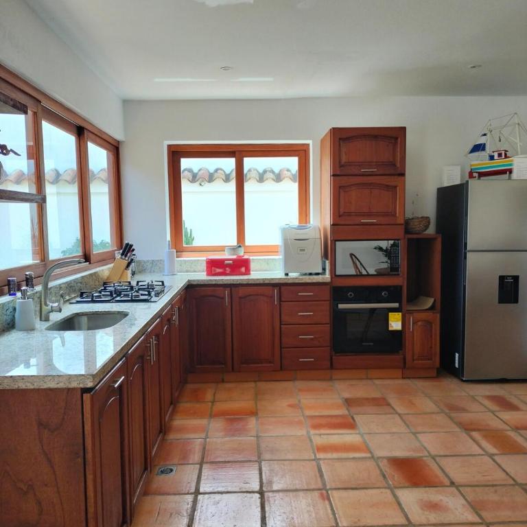 Exclusiva Casa BBQ Parking & Confort - Two-Bedroom Villa - 34