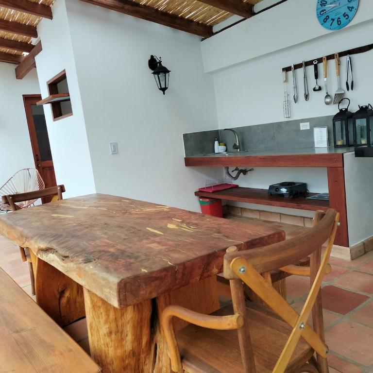 Exclusiva Casa BBQ Parking & Confort - Two-Bedroom Villa - 35
