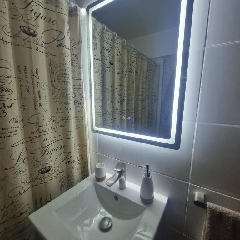 All new 3D&2B steps from the beach - One-Bedroom Apartment - 10