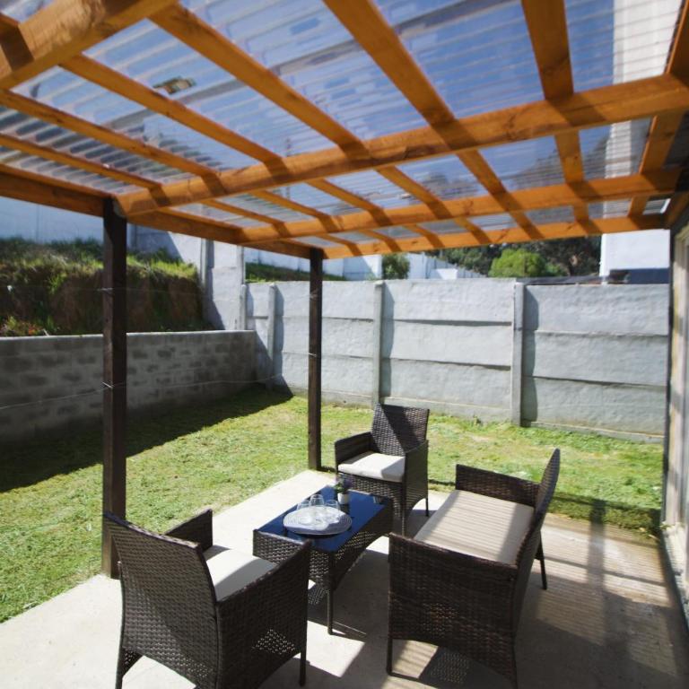 Beach House El Tabo - Three-Bedroom Vacation Home - 10