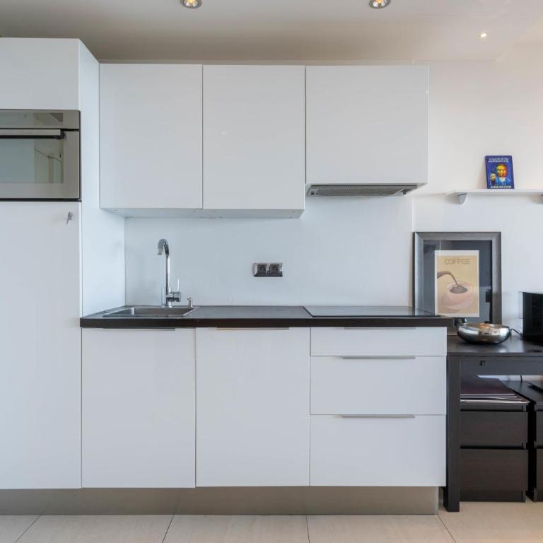 Apartment with Terrace Pool & Beach Access - Appartement - 9