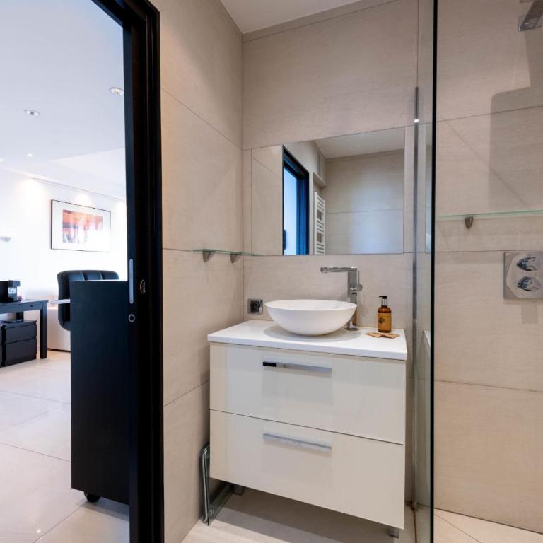 Apartment with Terrace Pool & Beach Access - Appartement - 19