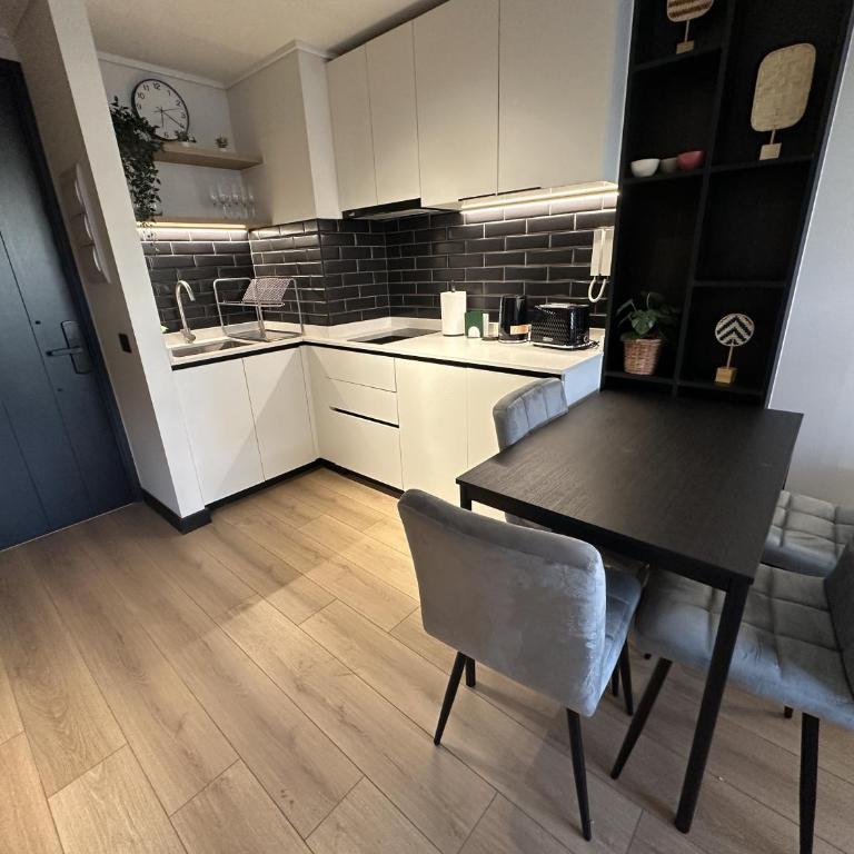 Oceana Suites San Eugenio - One-Bedroom Apartment - 3