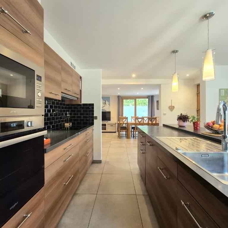 Chalet avec Jacuzzi, billard, jardin clos, proche Paradiski - Chalet - 23