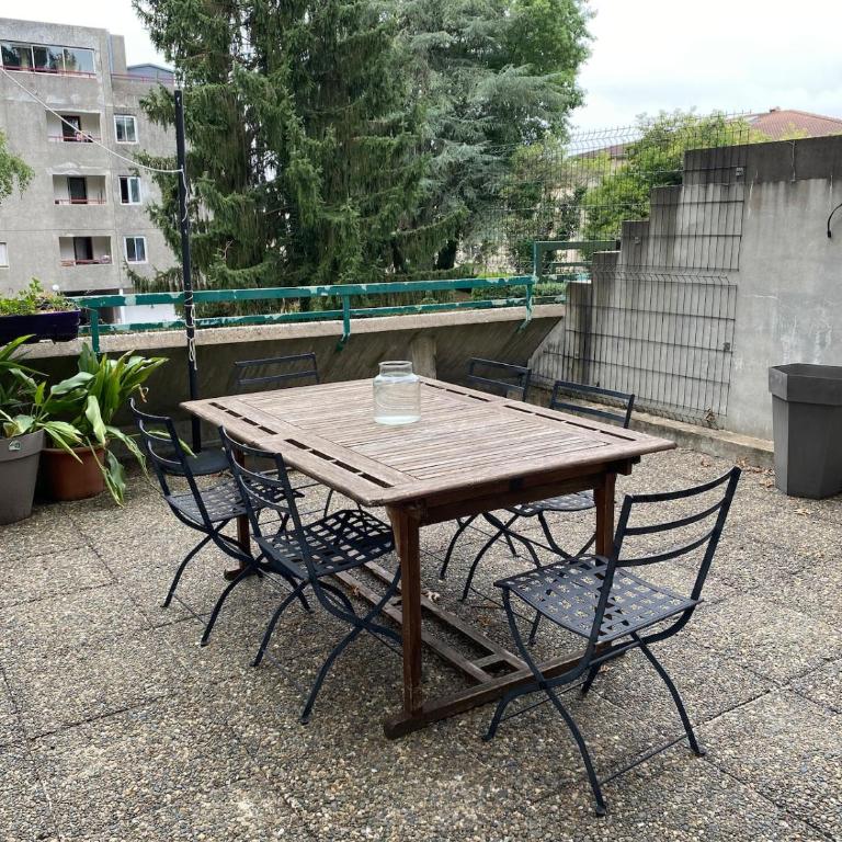 T3 avec grande terrasse et parking - Appartement 2 Chambres - 25