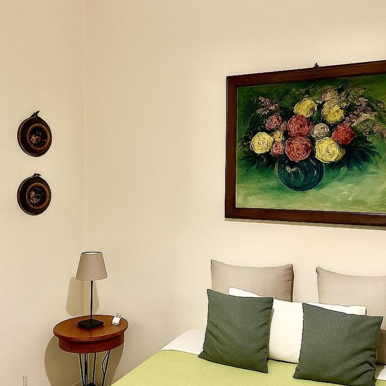 Vacanze Napoli centrale Elegant and Spacious 130sqm 2 Bedrooms 1 bathroom full and 1 small service bathroom - Two-Bedroom Apartment - 7
