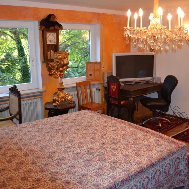 Oktoberfest 5min - Double Room with Shared Bathroom - 1