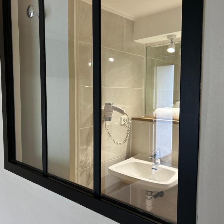 Kyriad Carcassonne - Aéroport - Double Room with free spa access - 3
