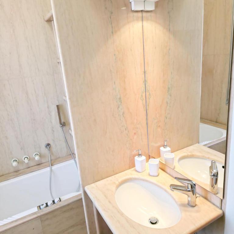 Poerio 7th Floor Jacuzzi Bath Apartment - Appartamento con 2 Camere da Letto - 10