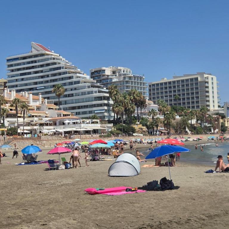 Apartamento en Benalmádena en la playa con piscina Frontal al mar - Apartamento de 2 dormitorios - 2