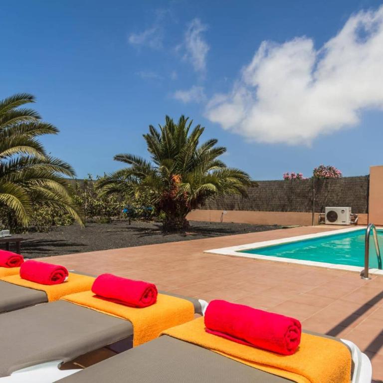 Villa Vista Montana by Villa Plus - Villa - 10