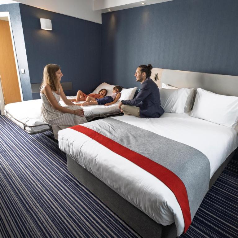 Holiday Inn Express Geneva Airport by IHG - Chambre Double Standard avec Canapé-Lit - 1