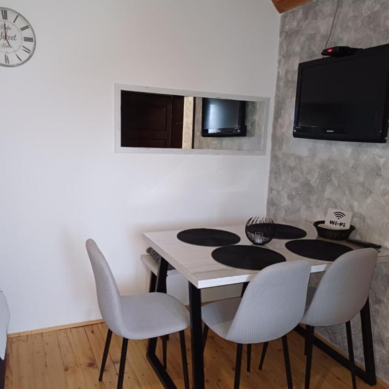 Sunrise - Two-Bedroom House - 14