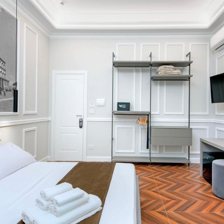 Naples Plaza Duomo - Camera Tripla Luxury - 3