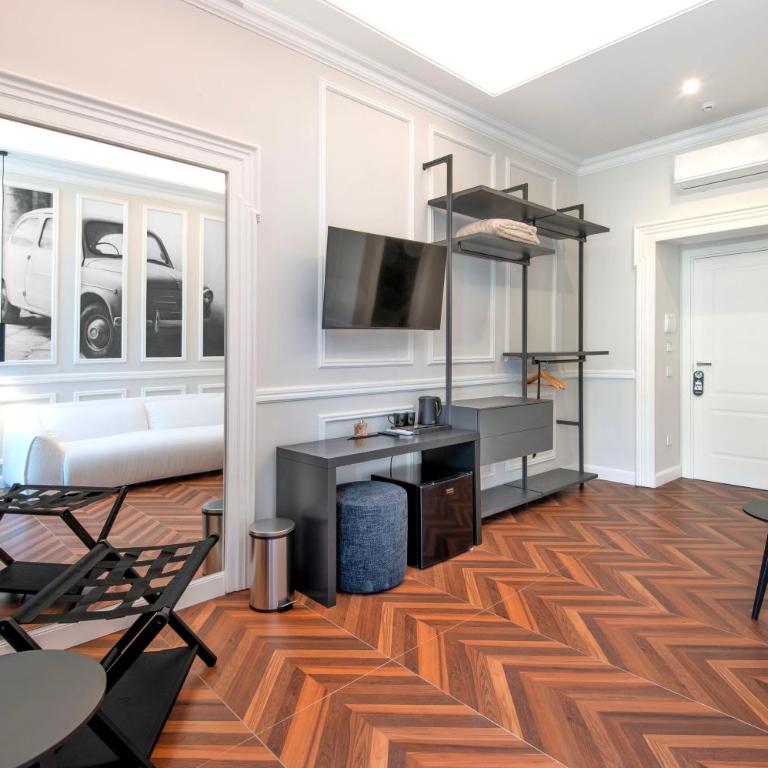 Naples Plaza Duomo - Camera Quadrupla Luxury - 8