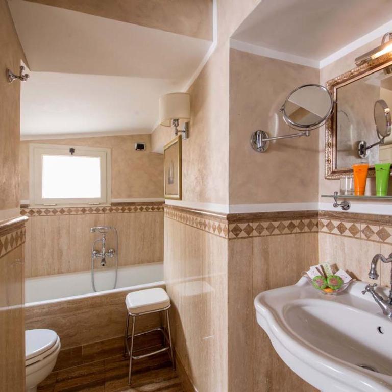 The Inn at the Spanish Steps Prestige Collection - MDR Penthouse - Superior Double Room Annex Building - 4