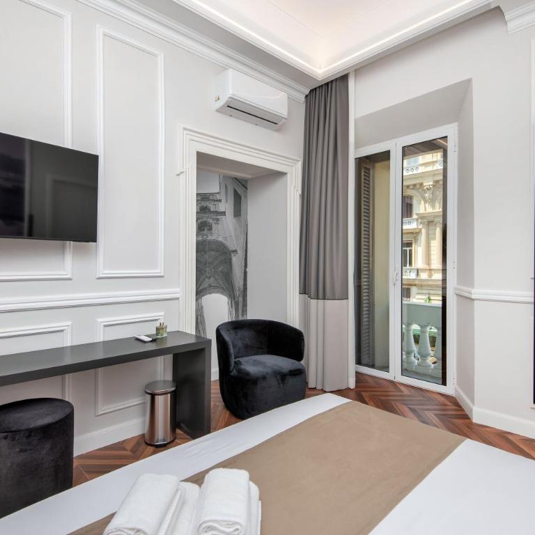 Naples Plaza Duomo - Camera Quadrupla Luxury - 4