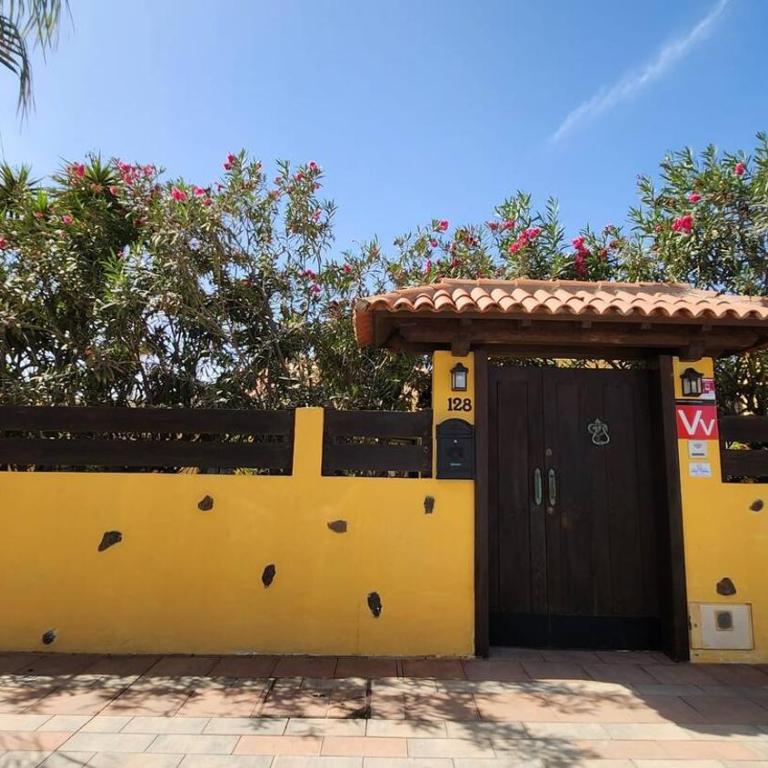 Aurora Mari Villa Your Dream Steps from the Ocean Shore - Three-Bedroom Villa - 18