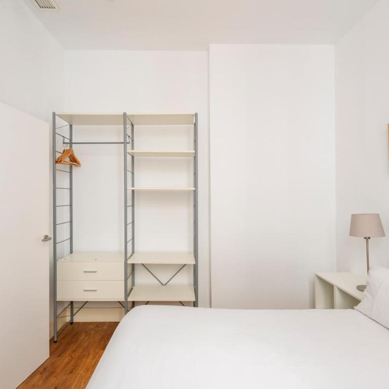 Aspasios Urquinaona Apartments - Five-Bedroom Apartment - 8