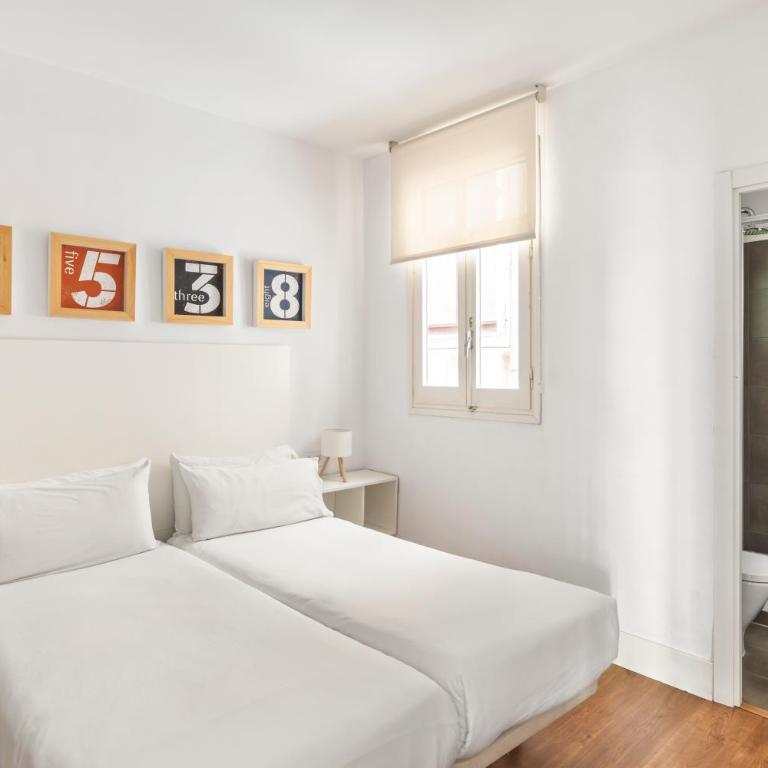 Aspasios Urquinaona Apartments - Five-Bedroom Apartment - 7
